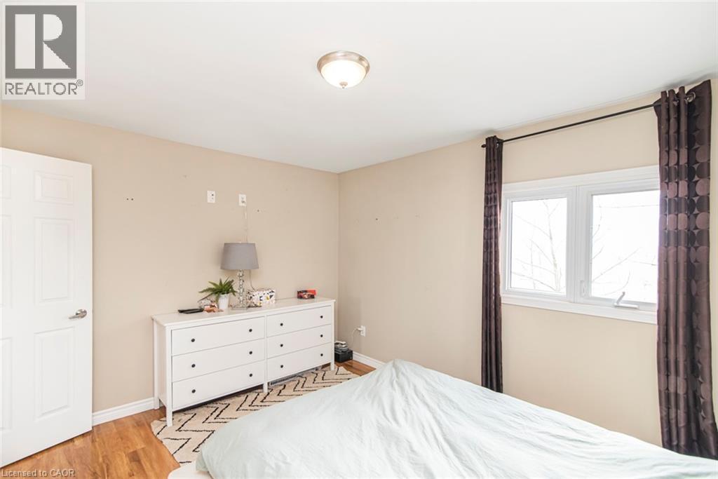 443 Eleventh Road E Property Photo 26