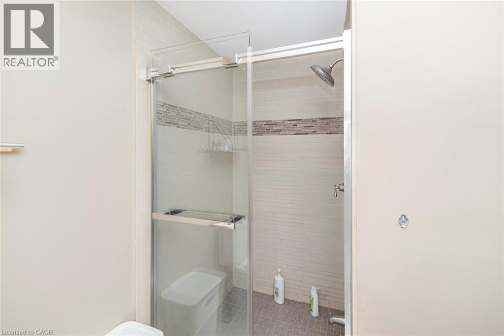 443 Eleventh Road E Property Photo 30