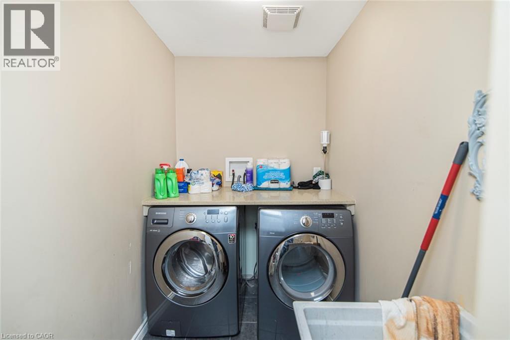 443 Eleventh Road E Property Photo 38