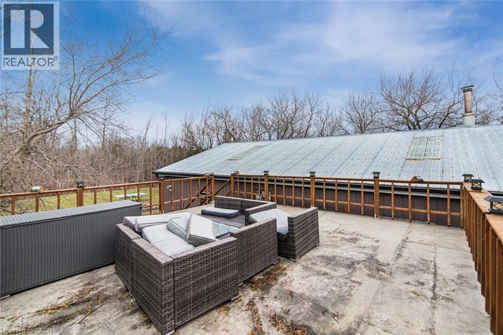 443 Eleventh Road E Property Photo 41