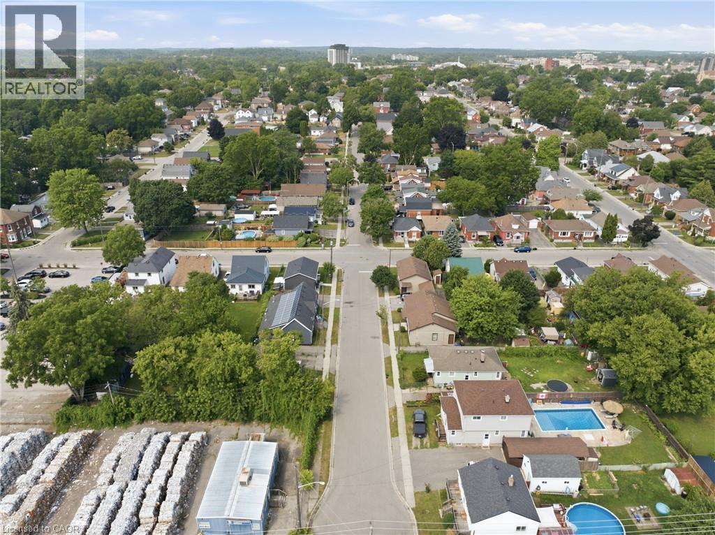 102 (a-c) Sarah Street Property Photo 24