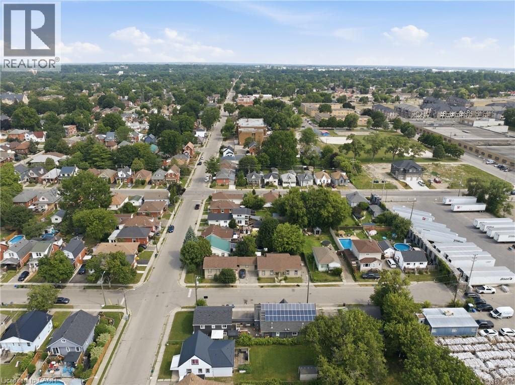 102 (a-c) Sarah Street Property Photo 25