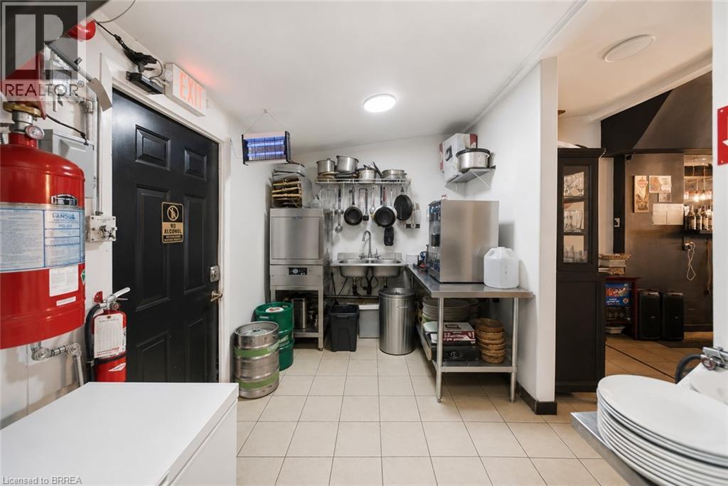 31 King Street Property Photo 11