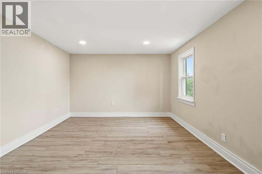 26 State Street Property Photo 13