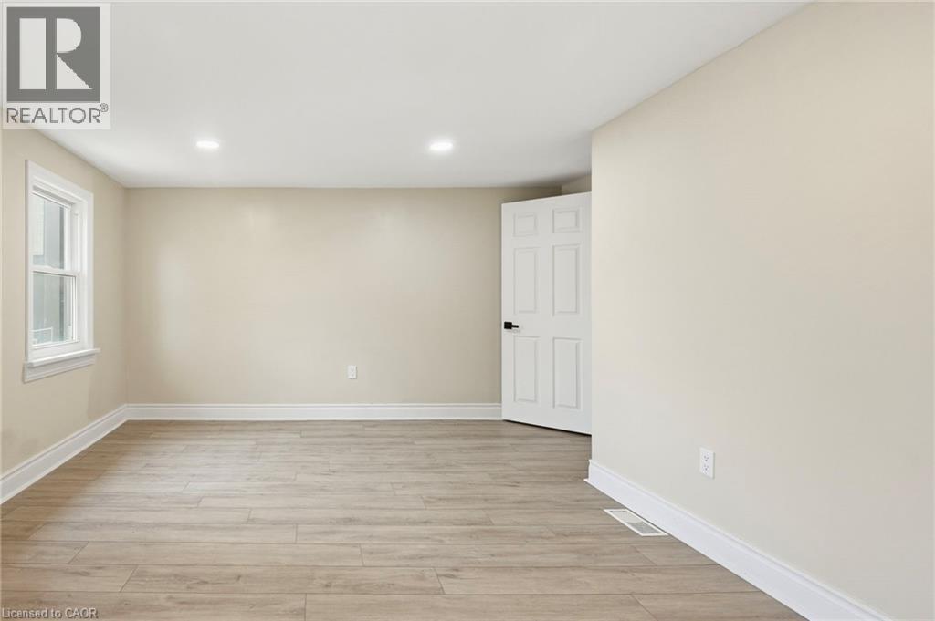 26 State Street Property Photo 14