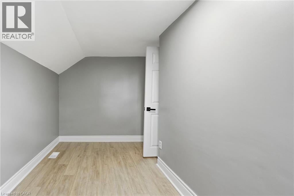 26 State Street Property Photo 18