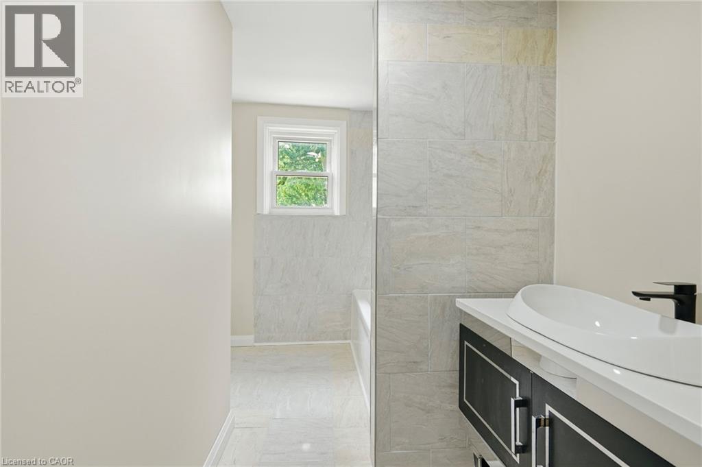 26 State Street Property Photo 19