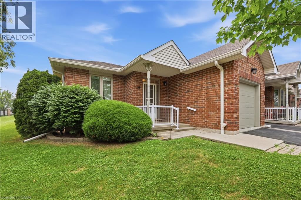 98 Sunibel Drive E Property Photo 2
