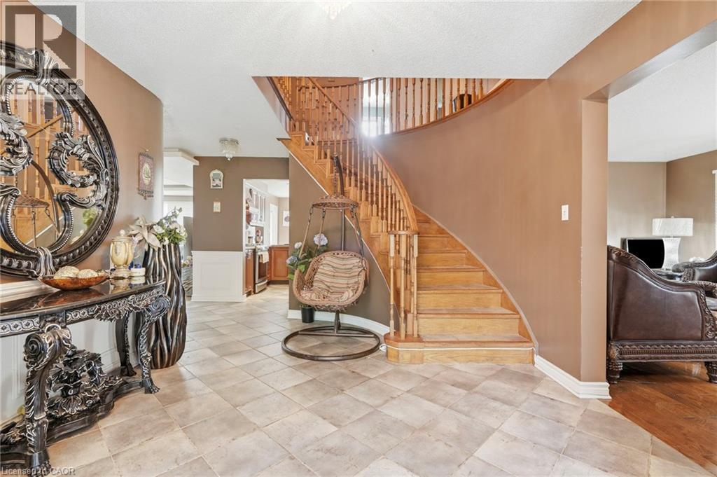 55 Woodside Square Property Photo 7