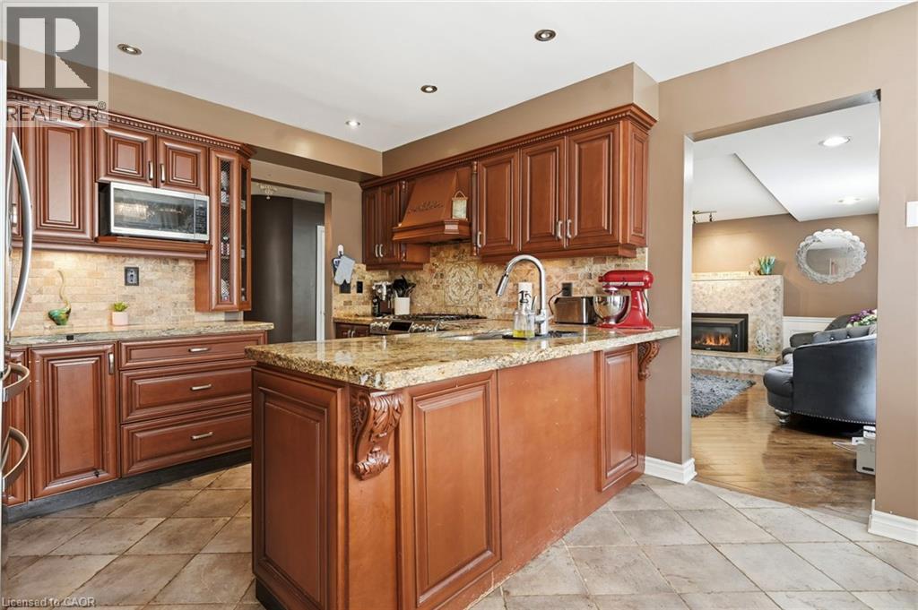 55 Woodside Square Property Photo 11