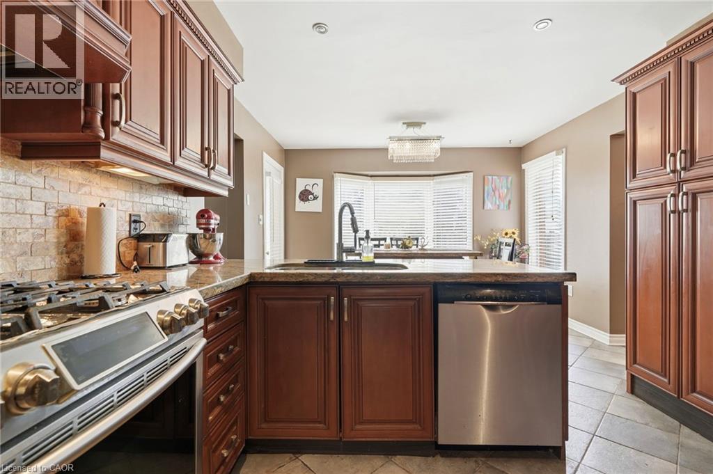 55 Woodside Square Property Photo 13