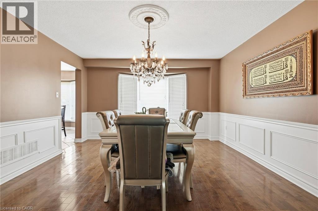 55 Woodside Square Property Photo 15