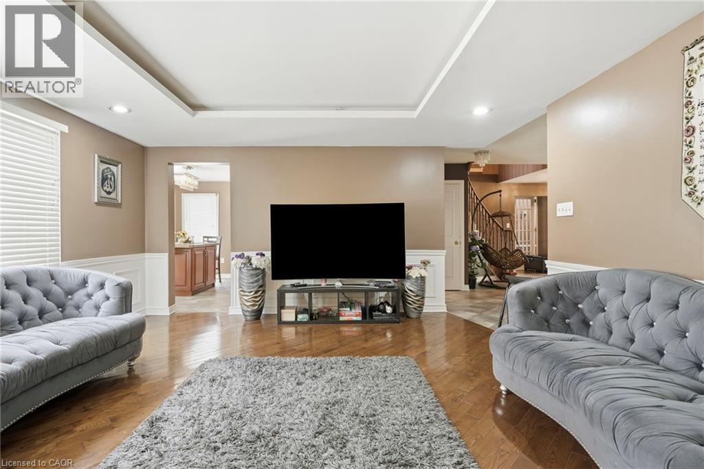 55 Woodside Square Property Photo 19