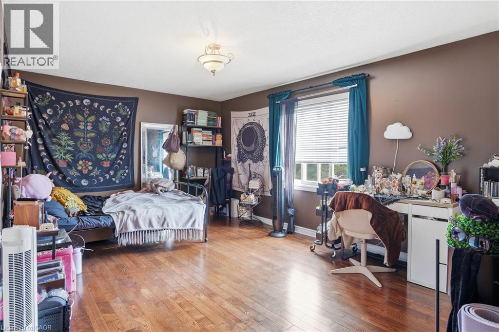 55 Woodside Square Property Photo 30