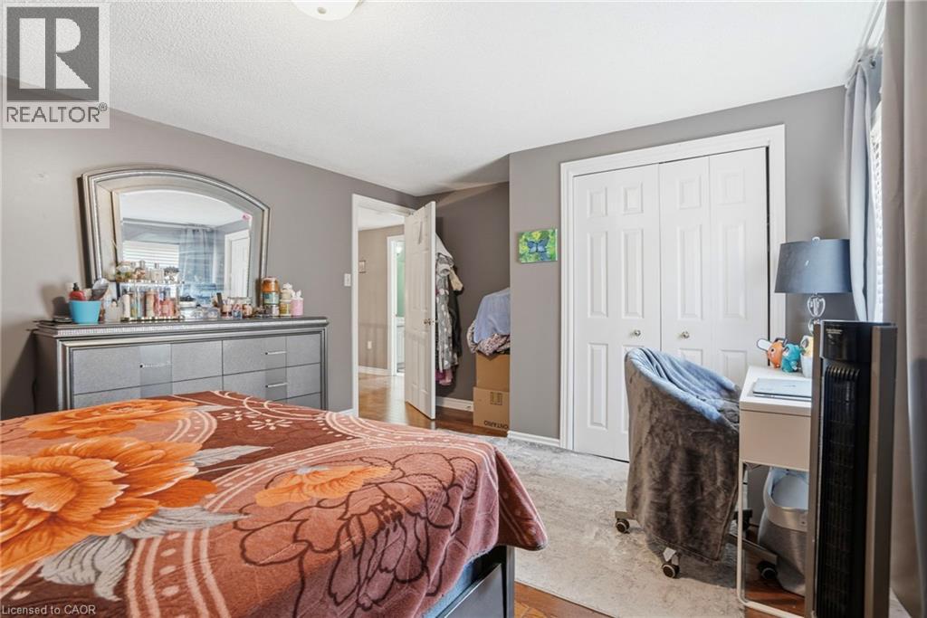 55 Woodside Square Property Photo 36
