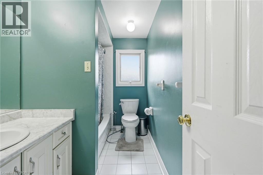 55 Woodside Square Property Photo 37