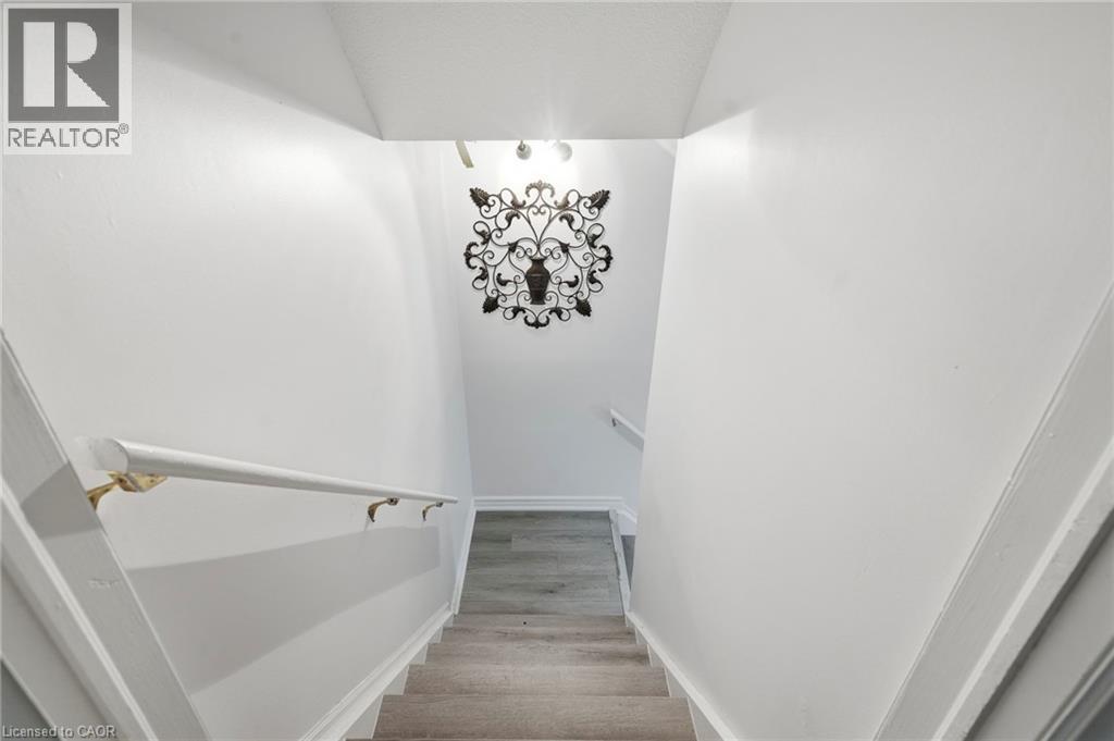55 Woodside Square Property Photo 39
