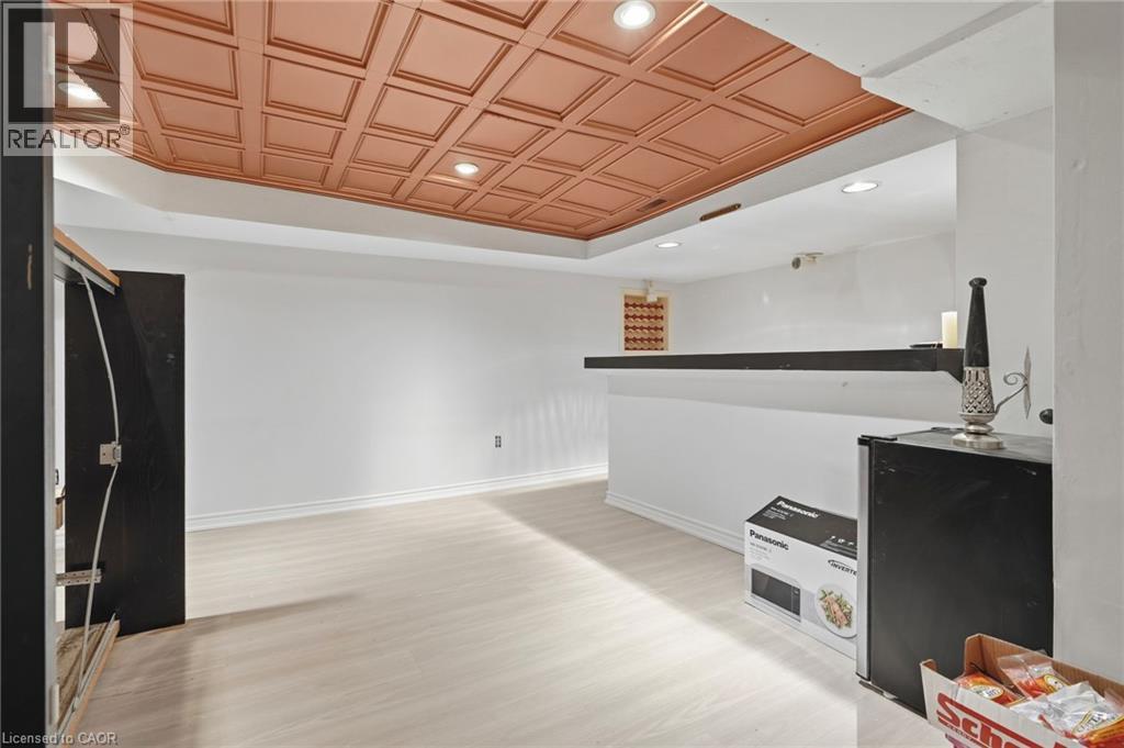 55 Woodside Square Property Photo 42