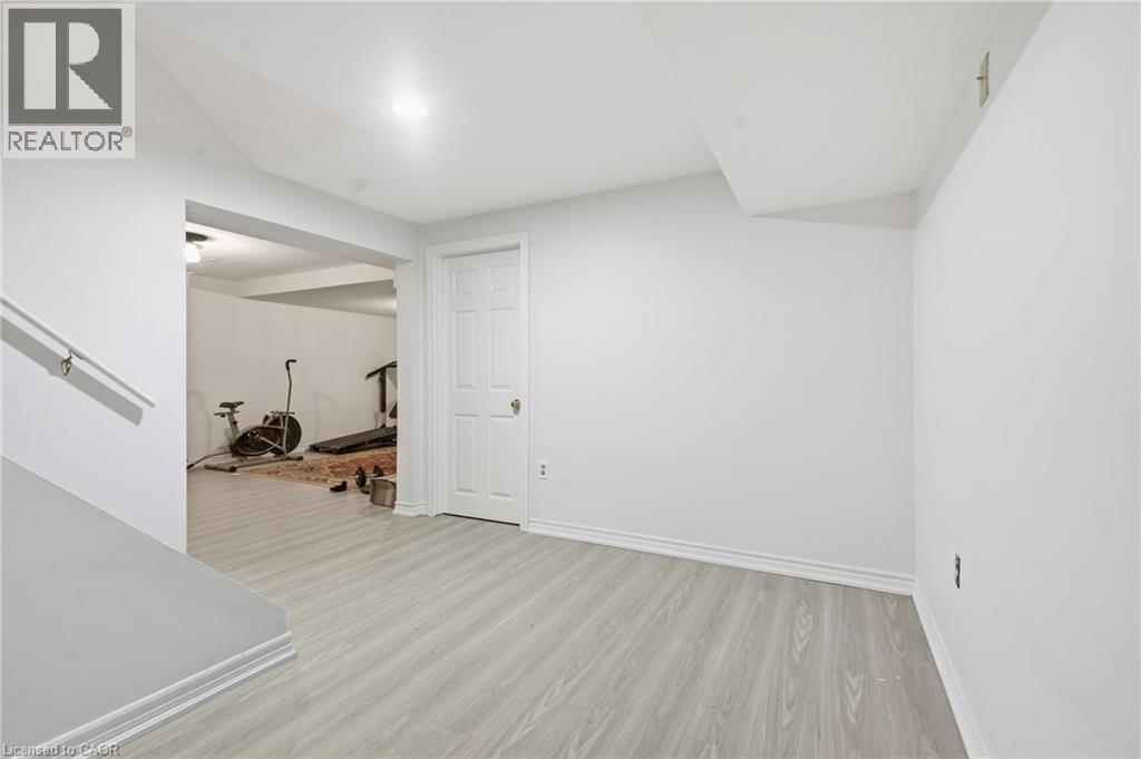 55 Woodside Square Property Photo 44