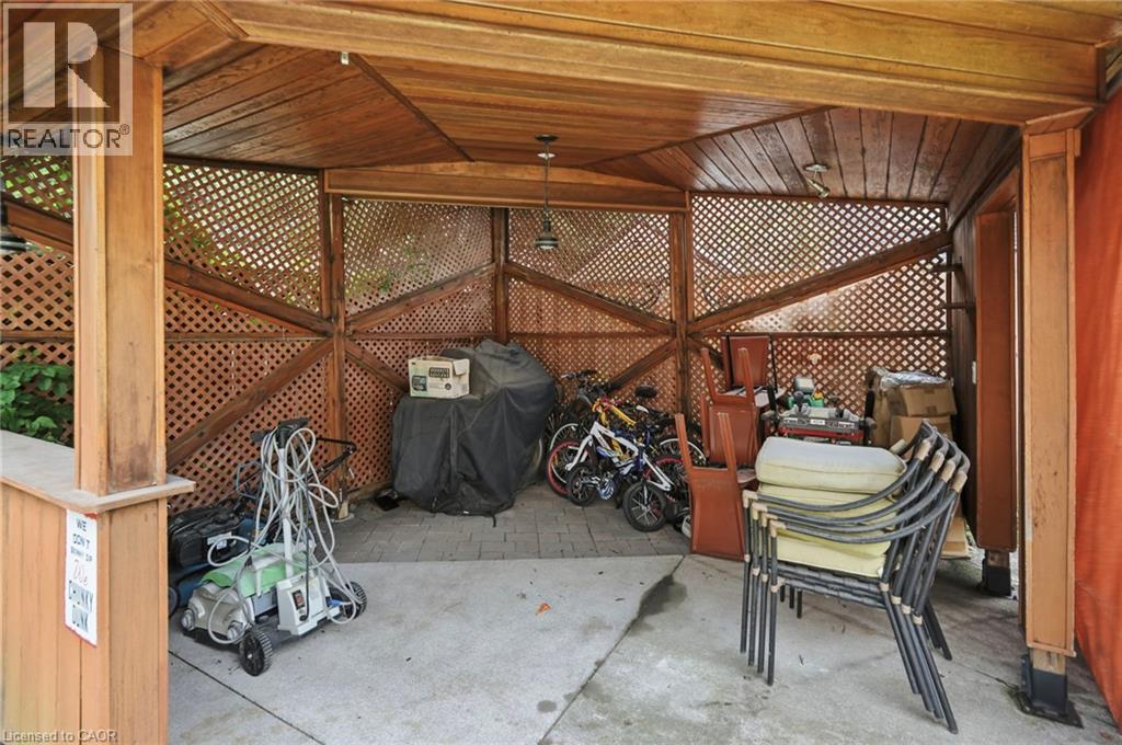 55 Woodside Square Property Photo 47