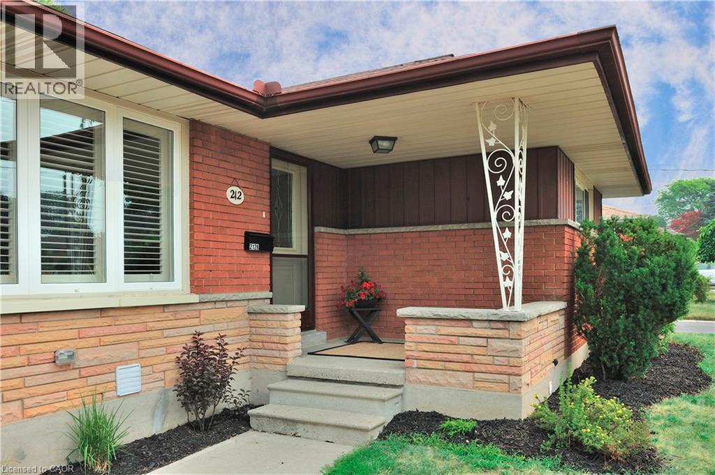 212 Doon Road Property Photo 4