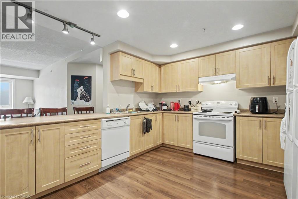 96 University Avenue W Property Photo 19
