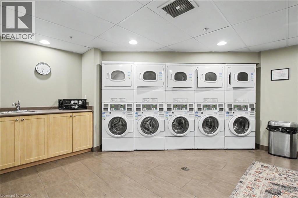 96 University Avenue W Property Photo 29