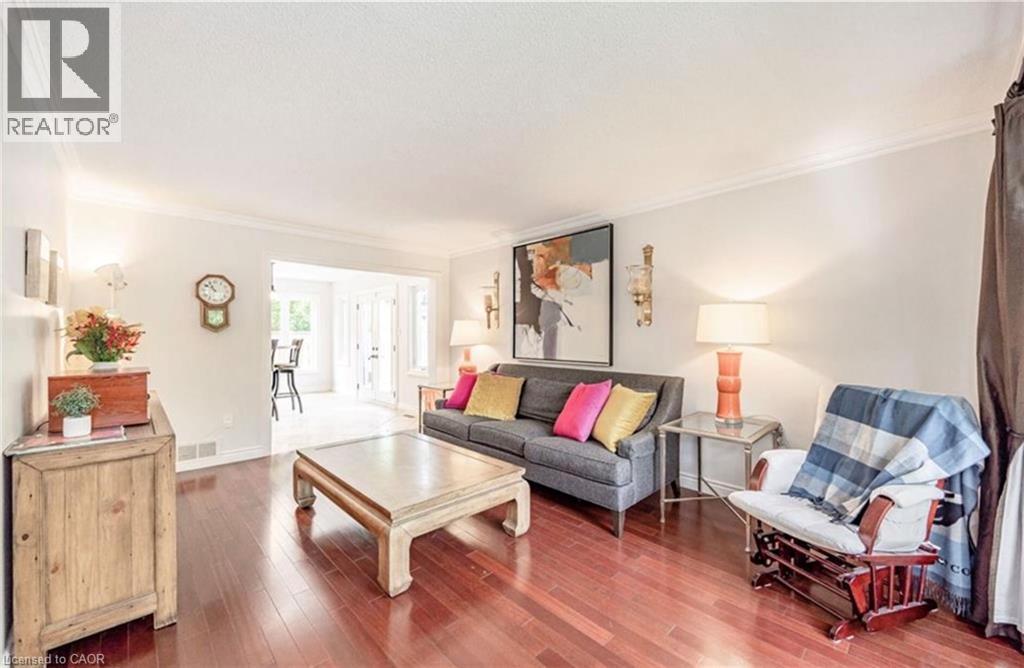 500 Blenheim Crescent Property Photo 8