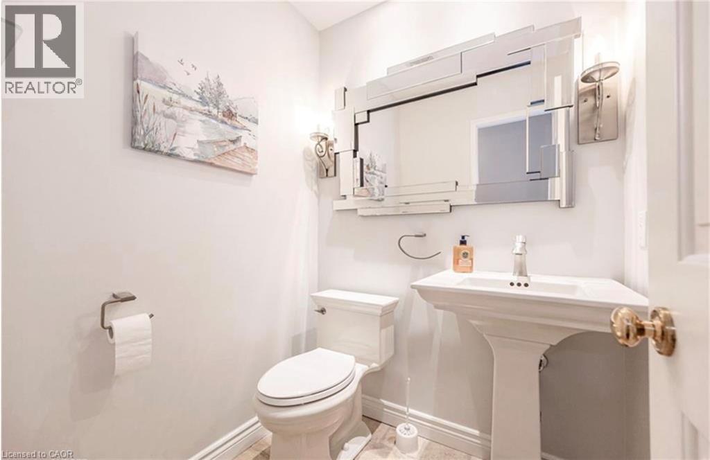 500 Blenheim Crescent Property Photo 21