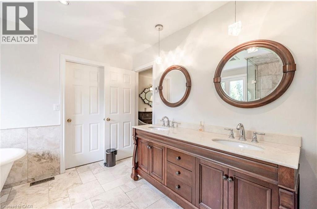 500 Blenheim Crescent Property Photo 25