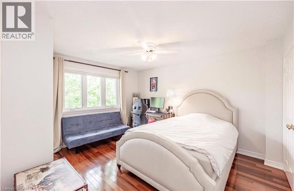 500 Blenheim Crescent Property Photo 27