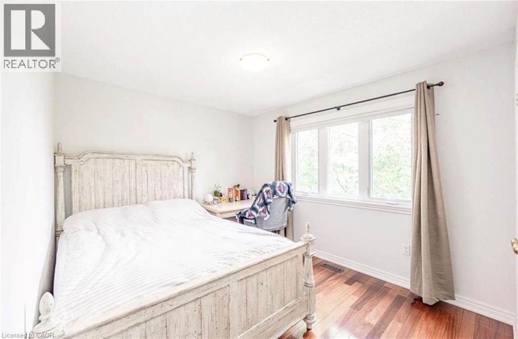 500 Blenheim Crescent Property Photo 29