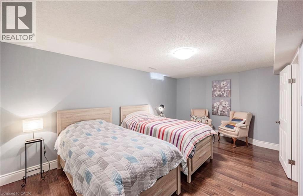 500 Blenheim Crescent Property Photo 36