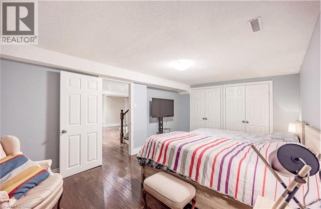 500 Blenheim Crescent Property Photo 37
