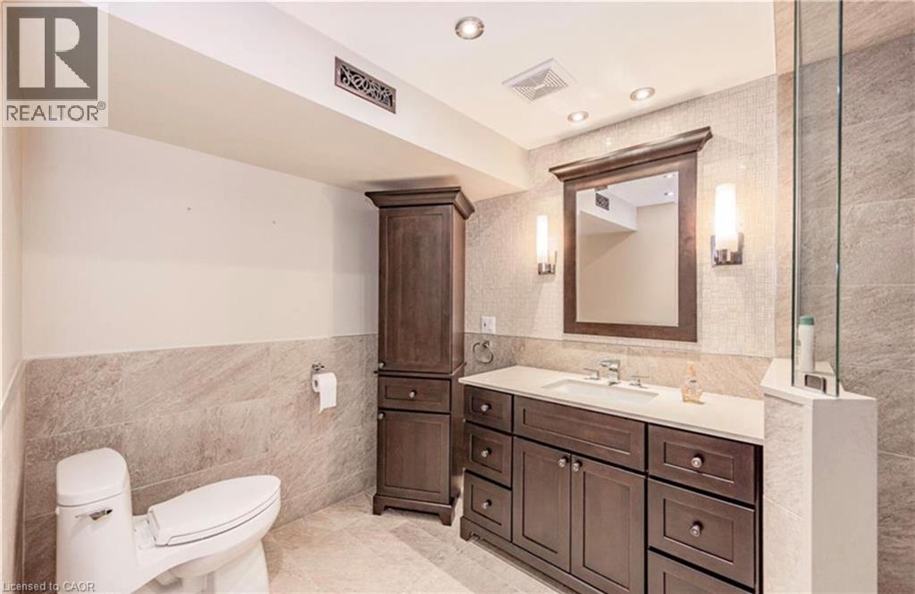 500 Blenheim Crescent Property Photo 38