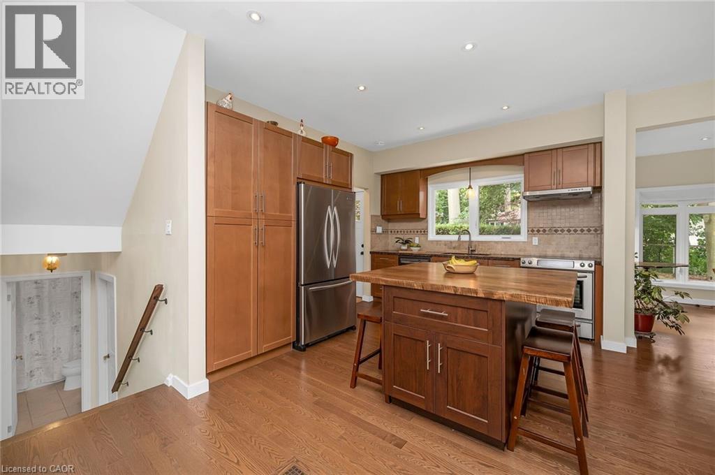 285 Surrey Drive Property Photo 14