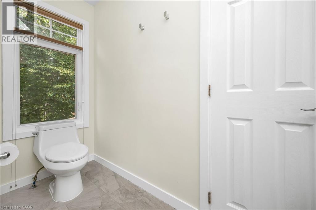 285 Surrey Drive Property Photo 32