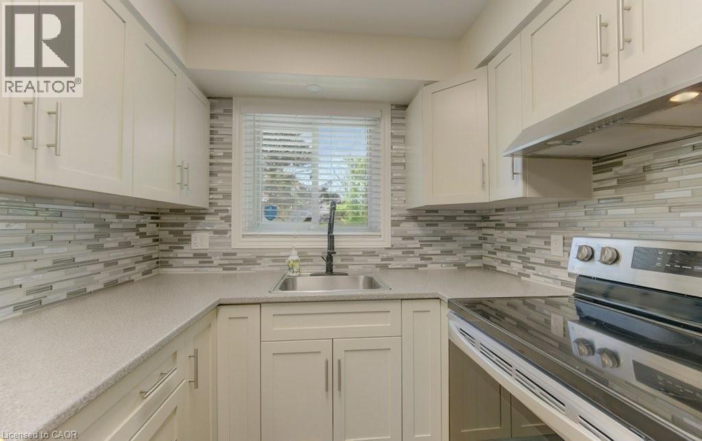 136 Dunsmere Drive Property Photo 6