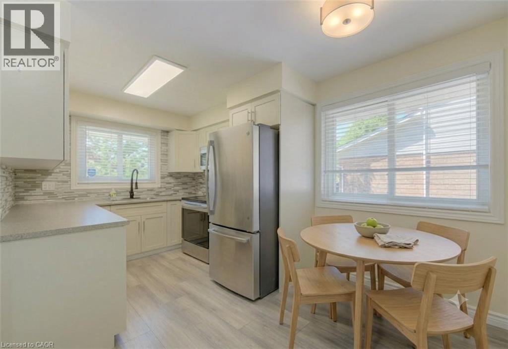 136 Dunsmere Drive Property Photo 7