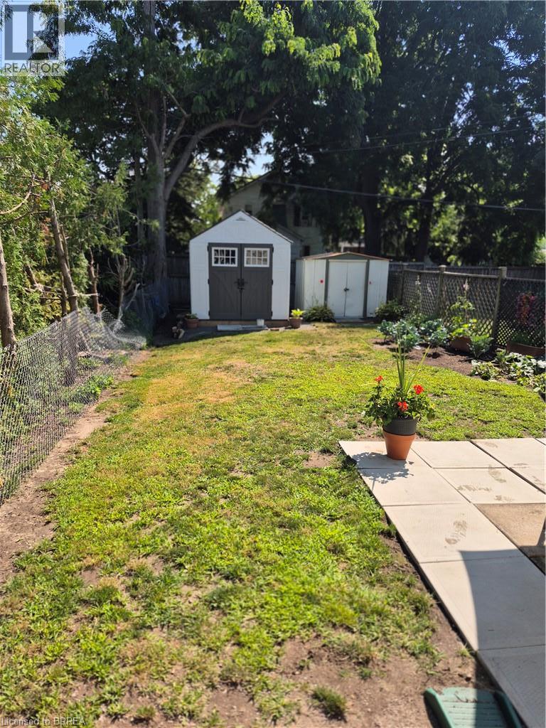 97 Colborne Street S Property Photo 4