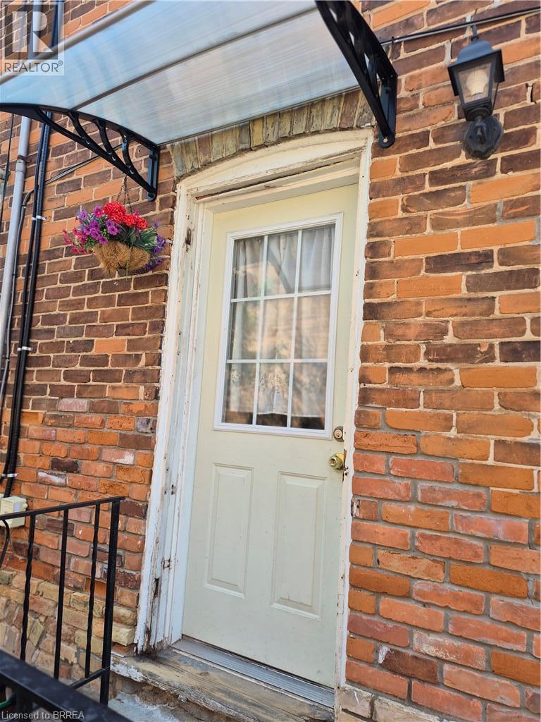 97 Colborne Street S Property Photo 5