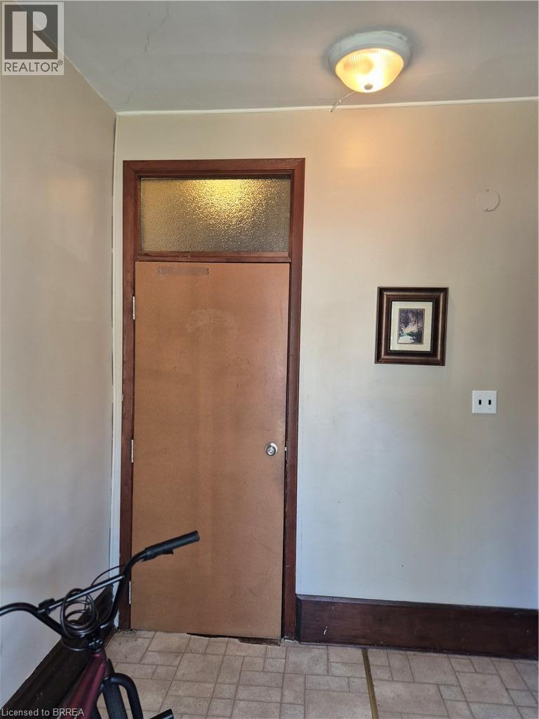 97 Colborne Street S Property Photo 9