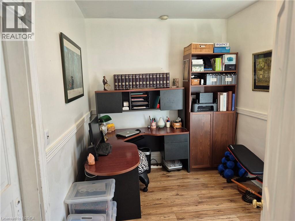 97 Colborne Street S Property Photo 18
