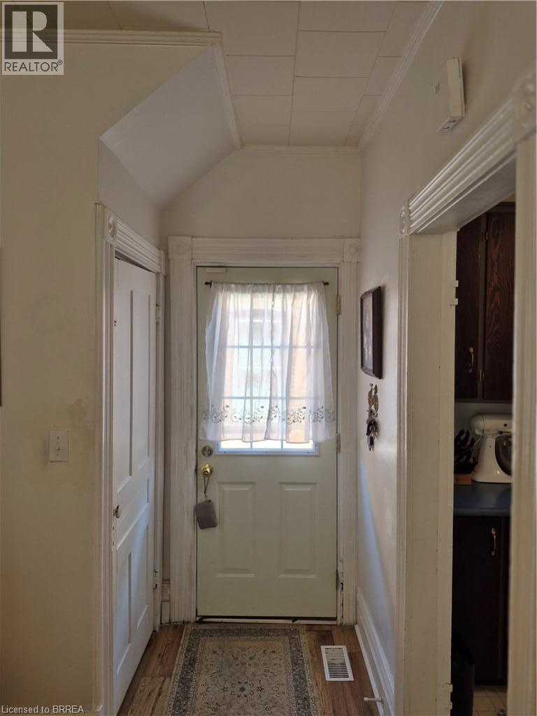 97 Colborne Street S Property Photo 21