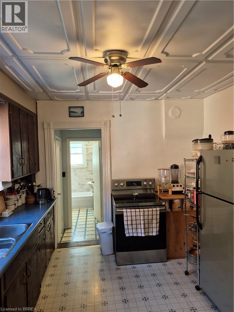97 Colborne Street S Property Photo 22