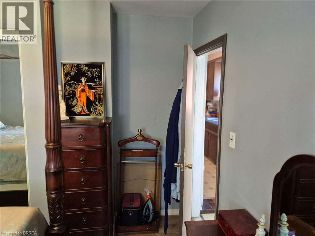 97 Colborne Street S Property Photo 30
