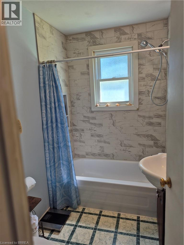 97 Colborne Street S Property Photo 31
