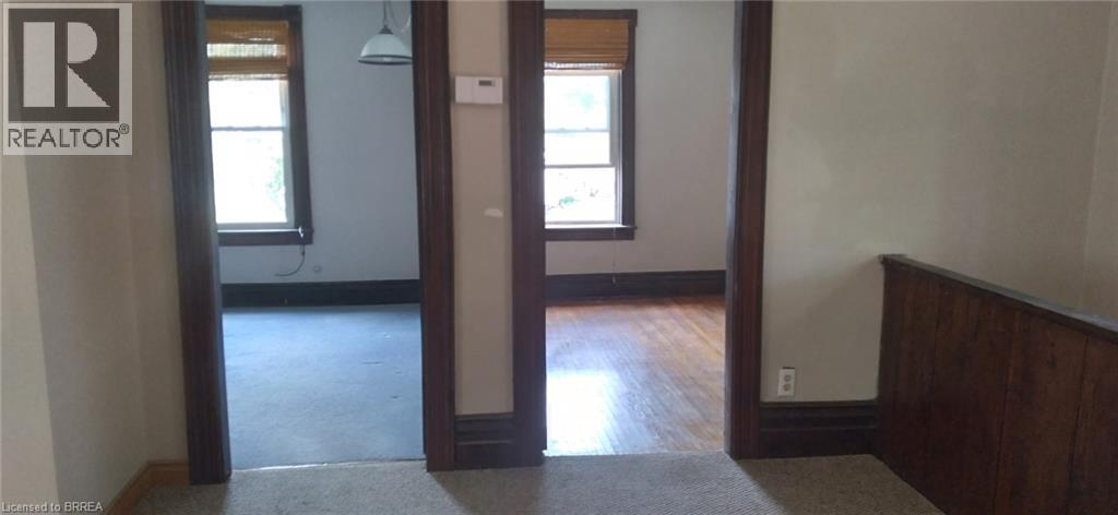 97 Colborne Street S Property Photo 38
