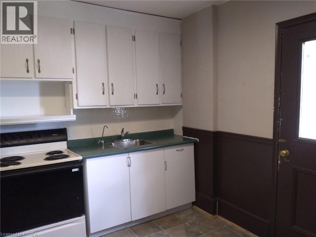 97 Colborne Street S Property Photo 39