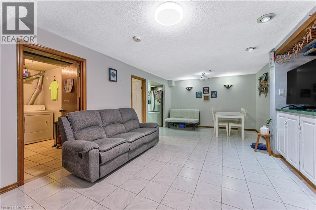 2560 Palisander Avenue Property Photo 28